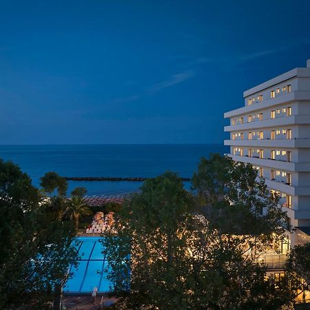 Serena Majestic Residence Montesilvano Marina Exterior foto