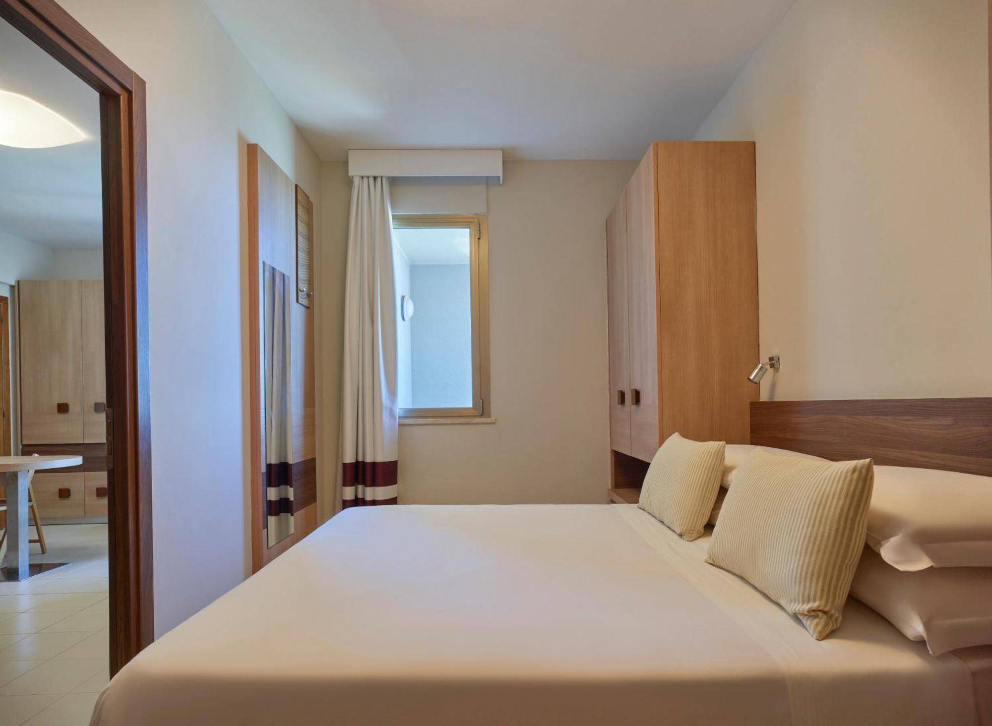 Serena Majestic Residence Montesilvano Marina Zimmer foto