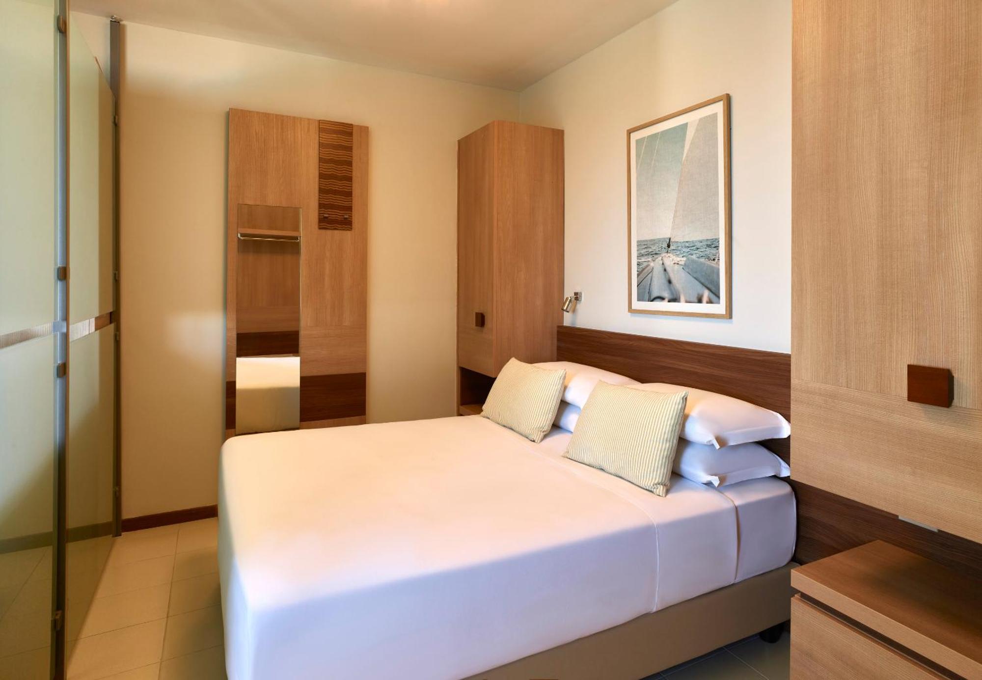 Serena Majestic Residence Montesilvano Marina Zimmer foto