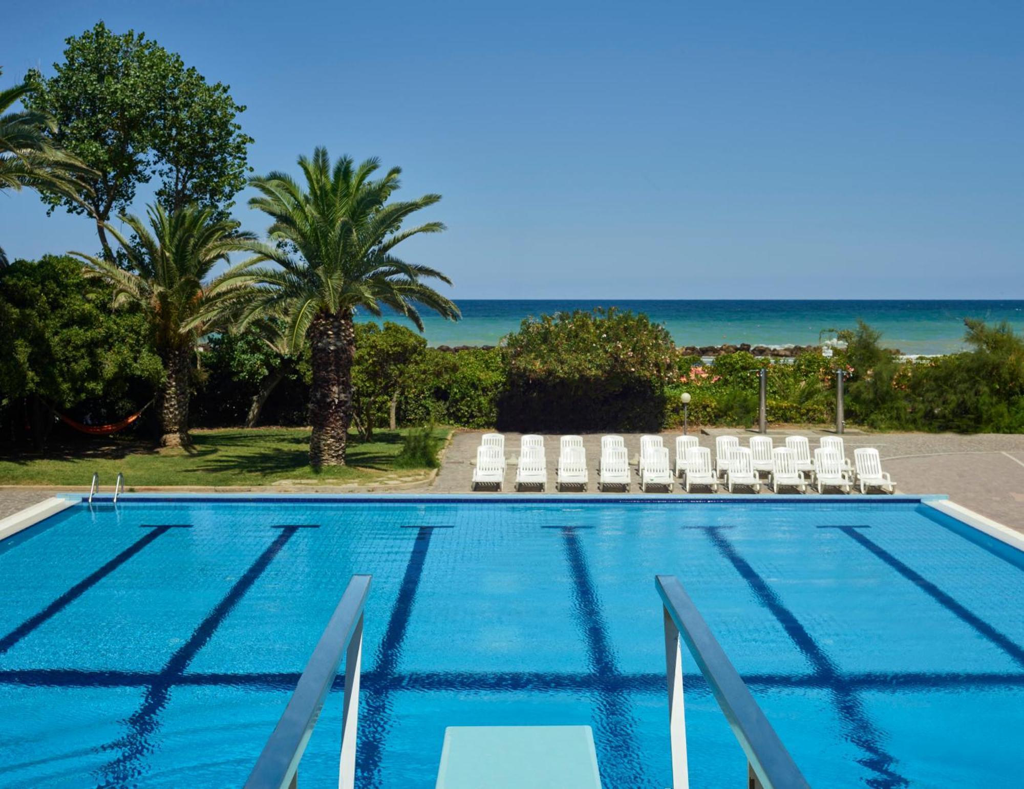 Serena Majestic Residence Montesilvano Marina Exterior foto
